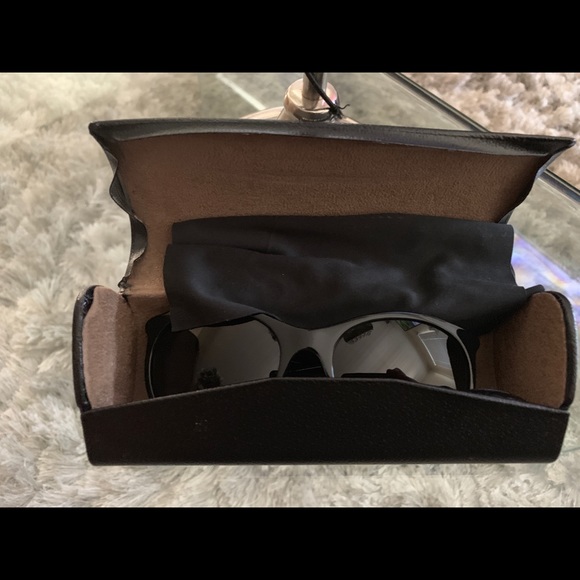 Burberry sunglasses - Picture 5 of 11
